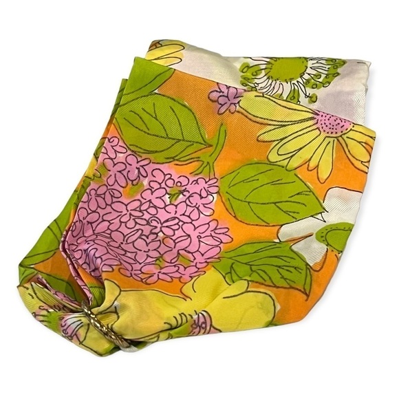 VASSAR APACHE Vintage Scarf Vibrant Floral Print NEW - Picture 7 of 10